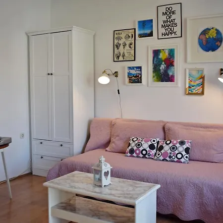 Lina Vrankovic Apartment